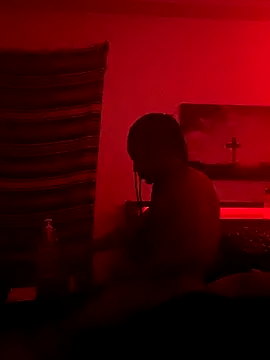 Taydagr8 online show from October 31, 10:56 am