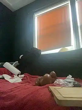 Taydagr8 online show from October 6, 4:30 pm