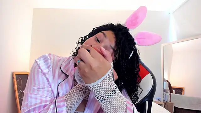 Dakota Mars online show from December 4, 7:57 pm