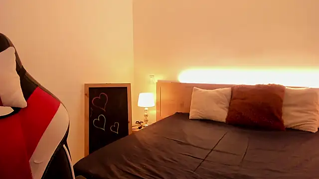 Dakota Mars online show from November 19, 7:36 pm