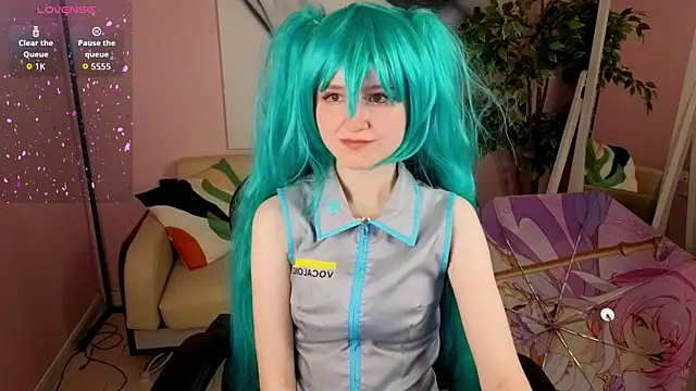 Snapshot of girl_next_doorr chatting on June 12, 1:20 pm girl next doorr online show from June 12, 1:20 pm