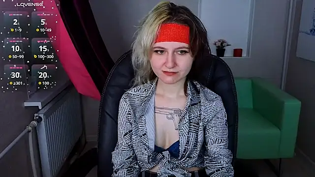 girl next doorr online show from October 24, 12:59 pm