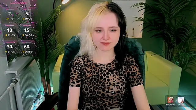 girl next doorr online show from March 28, 1:12 pm