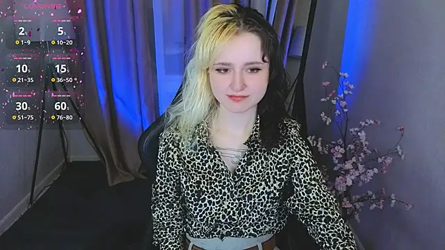 girl next doorr online show from March 14, 1:06 pm