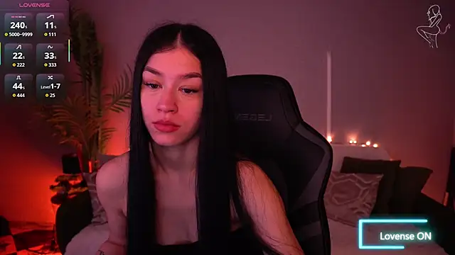 FataleNellie online show from April 14, 9:31 pm