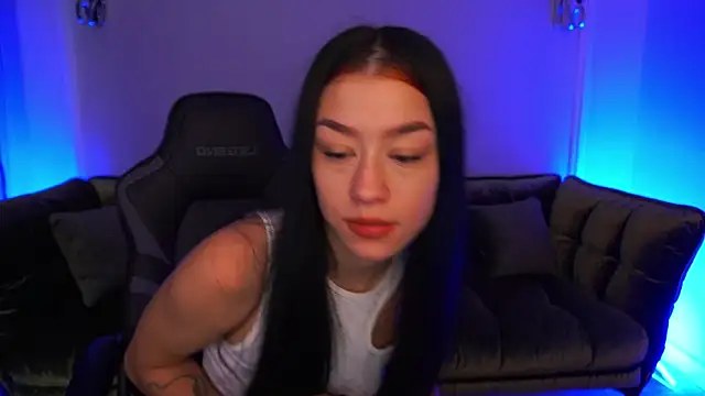 Snapshot of FataleNellie chatting on October 30, 9:44 pm FataleNellie online show from October 30, 9:44 pm