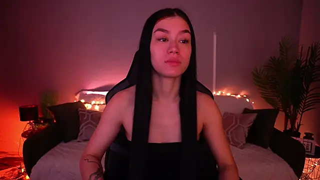 FataleNellie online show from March 20, 10:11 pm