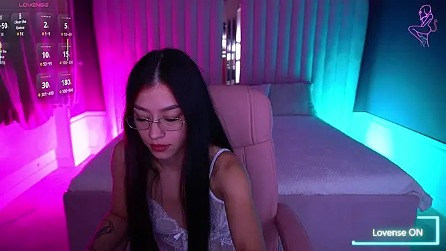 Snapshot of FataleNellie chatting on November 14, 10:13 pm FataleNellie online show from November 14, 10:13 pm