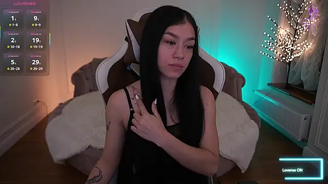 FataleNellie online show from April 30, 8:49 pm