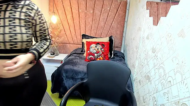 Lia Blake  online show from December 18, 12:31 pm