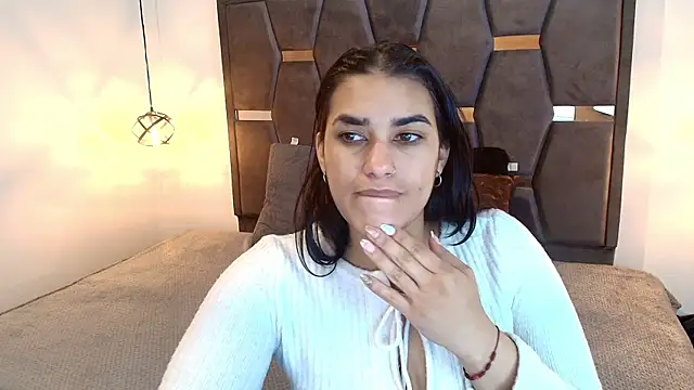 Lia Blake  online show from April 9, 1:06 pm