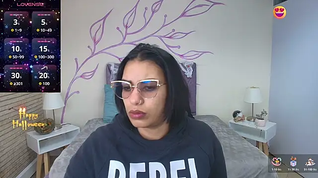 Snapshot of Lia_Blake_ chatting on November 1, 12:43 pm Lia Blake online show from November 1, 12:43 pm