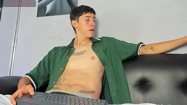 Snapshot of Jhon_snow22 chatting on November 19, 2:06 pm Jhon snow22 online show from November 19, 2:06 pm