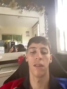 Snapshot of Jhon_snow22 chatting on December 18, 5:50 pm Jhon snow22 online show from December 18, 5:50 pm