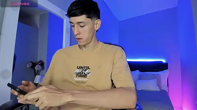 Snapshot of Jhon_snow22 chatting on December 20, 12:30 pm Jhon snow22 online show from December 20, 12:30 pm