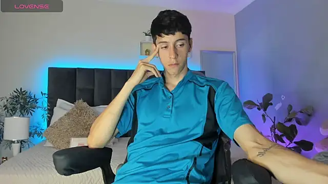 Snapshot of Jhon_snow22 chatting on November 18, 3:04 pm Jhon snow22 online show from November 18, 3:04 pm