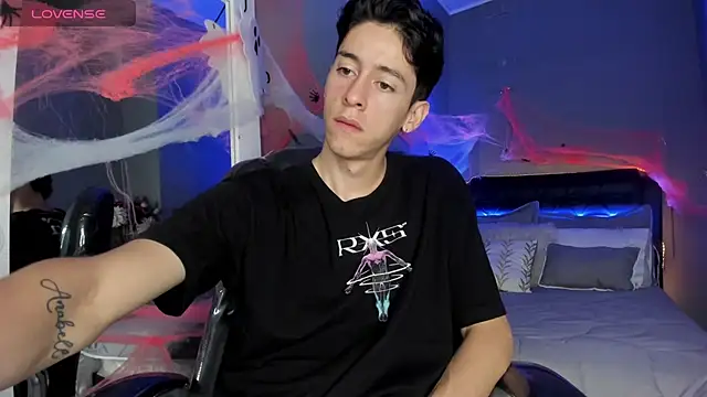 Snapshot of Jhon_snow22 chatting on October 23, 12:37 pm Jhon snow22 online show from October 23, 12:37 pm