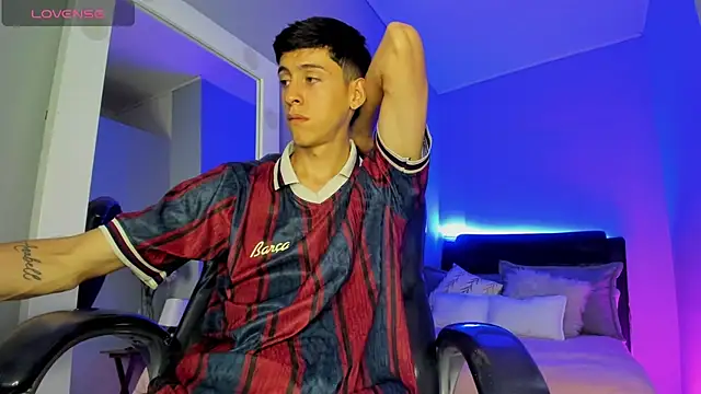 Snapshot of Jhon_snow22 chatting on December 2, 2:30 pm Jhon snow22 online show from December 2, 2:30 pm