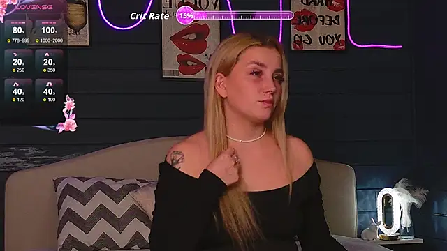 Snapshot of Crystal_Jull chatting on October 22, 6:07 pm Crystal Jull online show from October 22, 6:07 pm