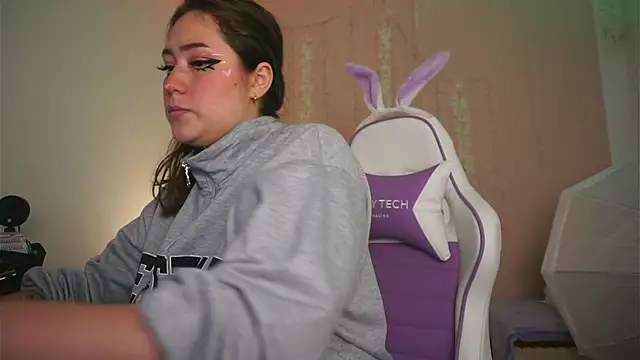 Violet moon24 online show from November 21, 9:47 pm