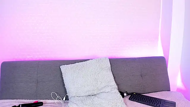 missweetpeach online show from December 1, 9:15 pm