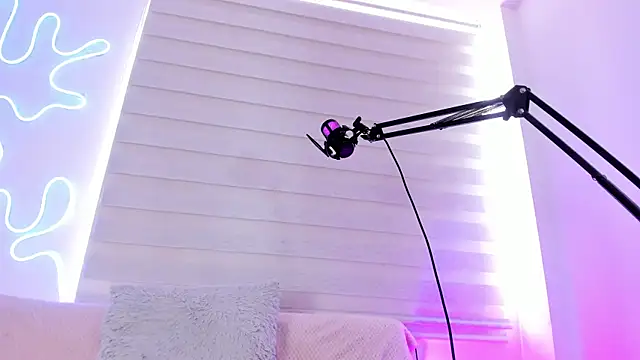 missweetpeach online show from October 21, 1:32 pm