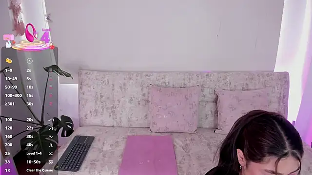 Snapshot of missweetpeach chatting on June 25, 9:31 pm missweetpeach online show from June 25, 9:31 pm