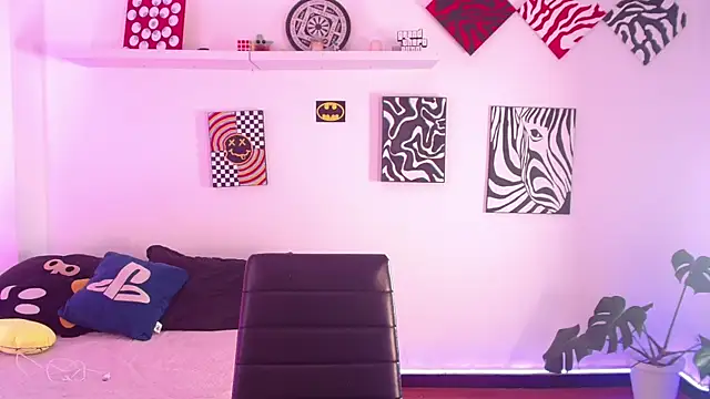 missweetpeach online show from November 6, 2:10 pm