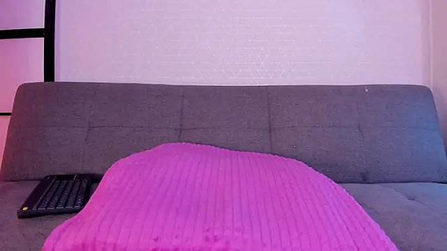 Snapshot of missweetpeach chatting on July 13, 2:55 am missweetpeach online show from July 13, 2:55 am
