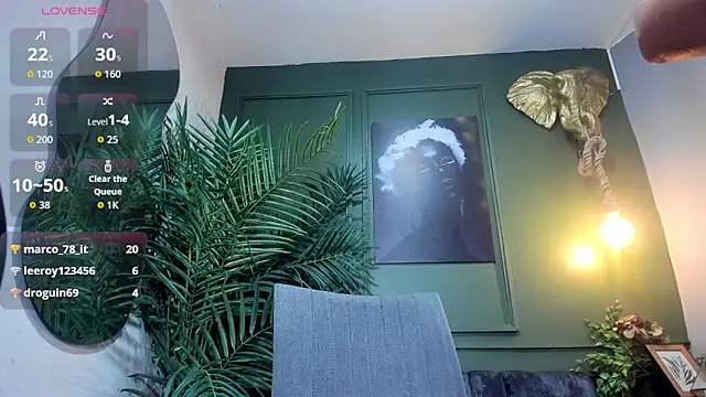 Snapshot of sweety_smilee chatting on November 30, 6:36 am sweety smilee online show from November 30, 6:36 am