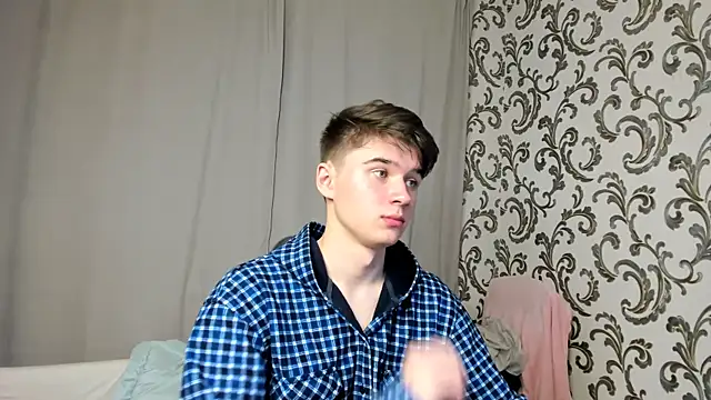 Snapshot of SherlockMax chatting on September 13, 7:25 pm SherlockMax online show from September 13, 7:25 pm