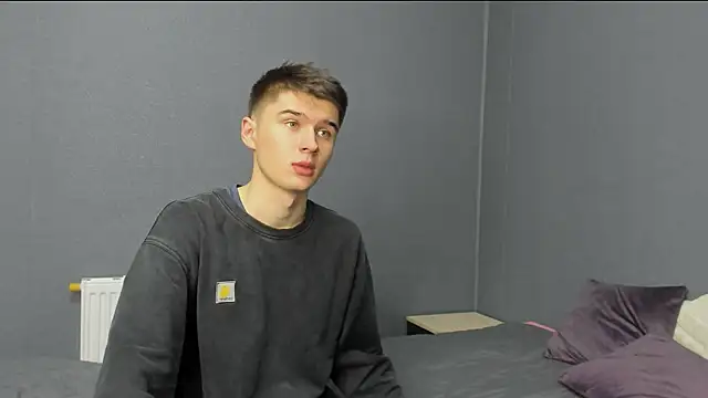 Snapshot of SherlockMax chatting on November 14, 7:50 pm SherlockMax online show from November 14, 7:50 pm