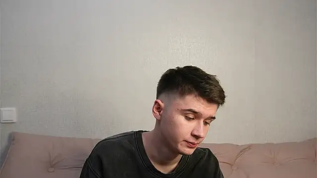 Snapshot of SherlockMax chatting on November 5, 3:04 pm SherlockMax online show from November 5, 3:04 pm