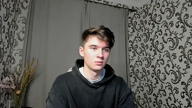 Snapshot of SherlockMax chatting on September 24, 3:40 pm SherlockMax online show from September 24, 3:40 pm