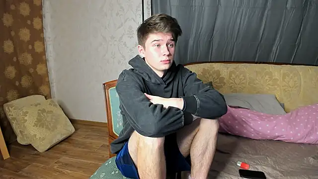 Snapshot of SherlockMax chatting on October 15, 6:49 pm SherlockMax online show from October 15, 6:49 pm