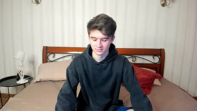 Snapshot of SherlockMax chatting on October 10, 6:42 pm SherlockMax online show from October 10, 6:42 pm