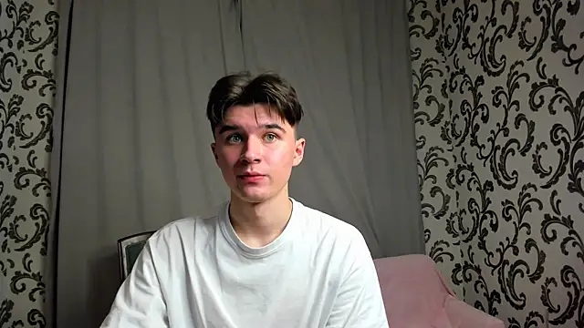 Snapshot of SherlockMax chatting on September 9, 3:10 pm SherlockMax online show from September 9, 3:10 pm