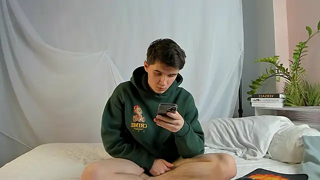 SherlockMax online show from March 25, 6:51 pm