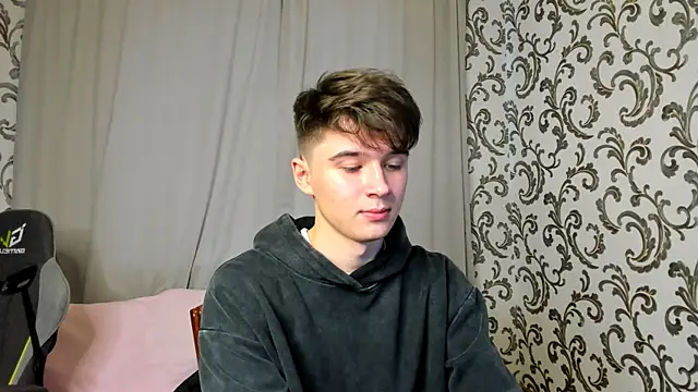 Snapshot of SherlockMax chatting on September 10, 12:26 pm SherlockMax online show from September 10, 12:26 pm