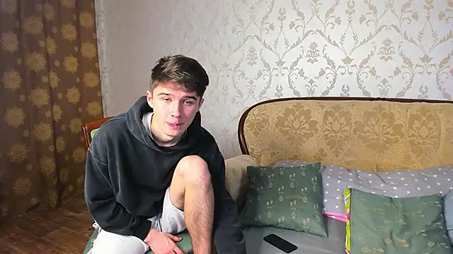 Snapshot of SherlockMax chatting on October 2, 10:35 pm SherlockMax online show from October 2, 10:35 pm