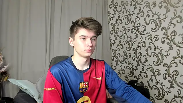 Snapshot of SherlockMax chatting on October 12, 7:15 pm SherlockMax online show from October 12, 7:15 pm