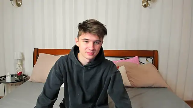 Snapshot of SherlockMax chatting on September 27, 7:31 pm SherlockMax online show from September 27, 7:31 pm