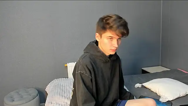 Snapshot of SherlockMax chatting on October 16, 7:22 pm SherlockMax online show from October 16, 7:22 pm