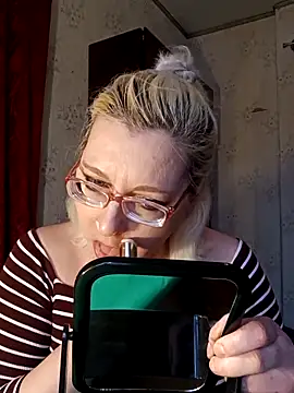 VikaKing online show from February 12, 1:22 pm