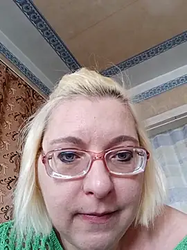 VikaKing online show from April 14, 9:25 am