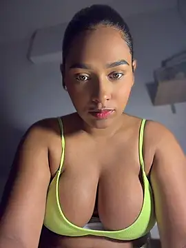 ericajohnson  online show from April 8, 12:28 pm