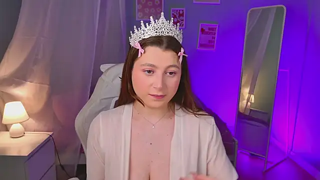 Queen Michelle  online show from March 25, 10:41 pm