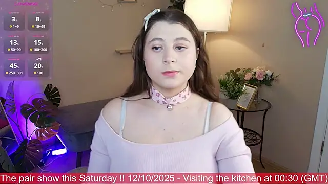 Snapshot of Queen_Michelle_ chatting on October 7, 9:16 pm Queen Michelle online show from October 7, 9:16 pm