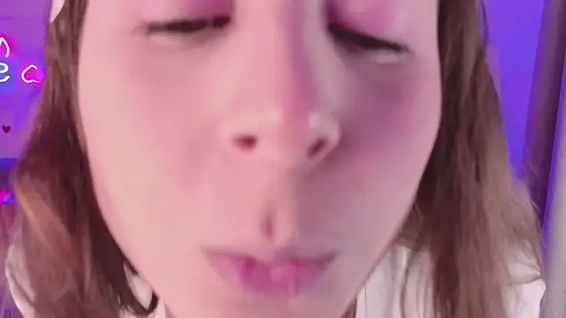 Queen Michelle  online show from February 14, 9:48 pm