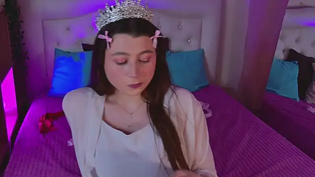 Queen Michelle  online show from March 28, 9:49 pm